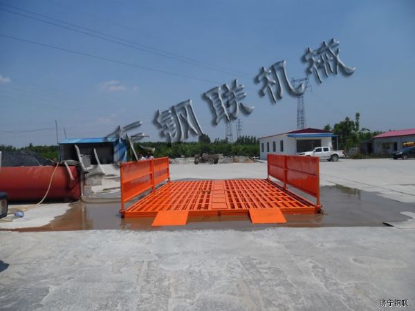 山東汶上和潤建材安裝5米寬7米長免基礎(chǔ)洗車機(jī)